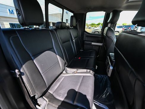 Used 2017 Ford F150 Lariat w/ Equipment Group 502A Luxury AWD/4WD image 28