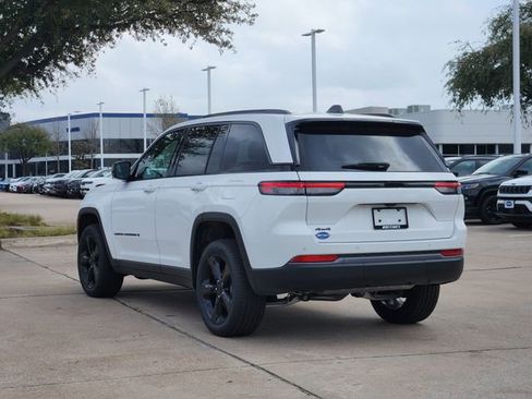 New 2026 Jeep Grand Cherokee Limited w/ Limited Altitude Package AWD/4WD image 4