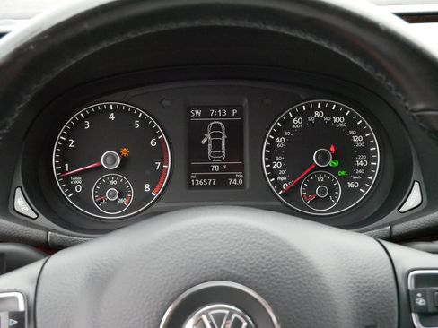 Used 2013 Volkswagen Passat 2.5 SEL Premium FWD image 21