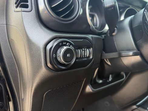 Used 2022 Jeep Wrangler Unlimited Sport AWD/4WD image 19