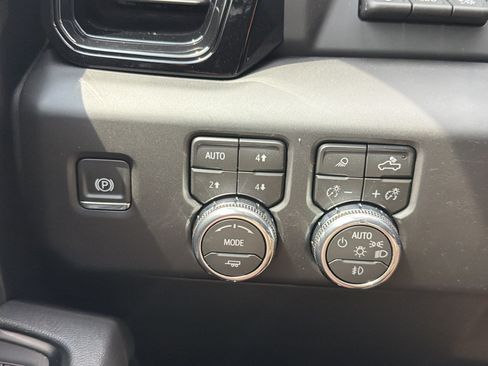 New 2026 GMC Sierra 2500 AT4 w/ AT4 Premium Plus Package AWD/4WD image 31