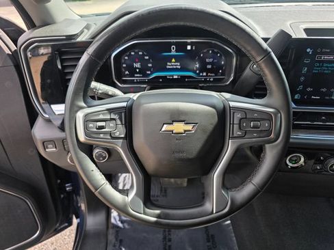 Used 2023 Chevrolet Silverado 1500 LT AWD/4WD image 26