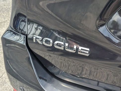Used 2019 Nissan Rogue SV image 14