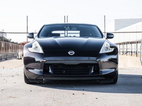 Used 2010 Nissan 370Z Touring image 9