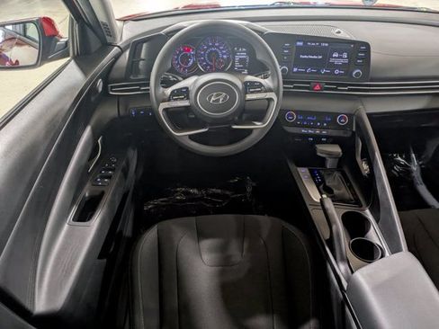 Used 2023 Hyundai Elantra SEL FWD image 14