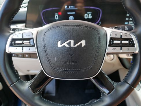 Certified 2024 Kia Telluride S w/ S Sunroof Package AWD/4WD image 24