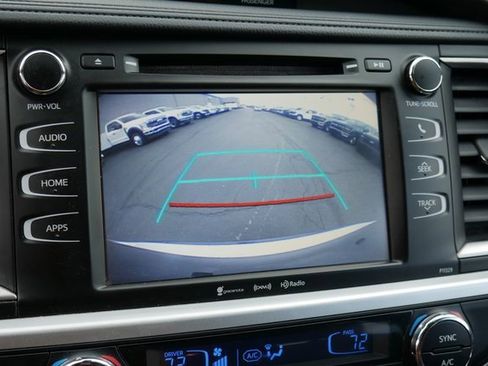 Used 2018 Toyota Highlander Plus image 3