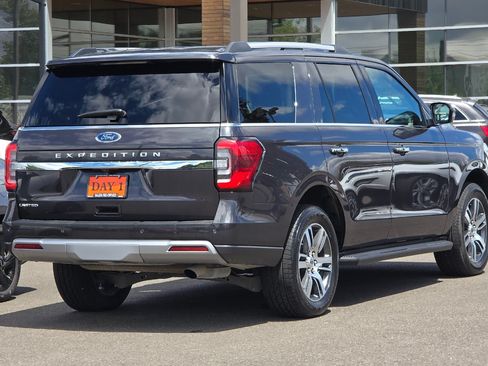 Used 2024 Ford Expedition Limited AWD/4WD image 5