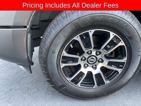 Used 2021 Nissan Titan SV w/ SV Convenience Package AWD/4WD image 2