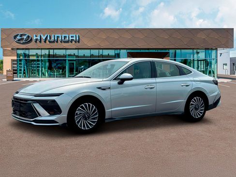 Used 2025 Hyundai Sonata Limited image 2