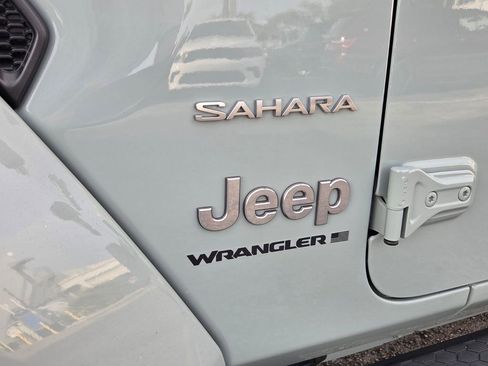 Used 2024 Jeep Wrangler Unlimited Sahara w/ Safety Group AWD/4WD image 9