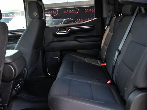 Used 2022 Chevrolet Silverado 1500 LT AWD/4WD image 35