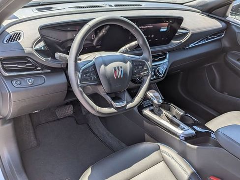 Used 2025 Buick Envista Sport Touring w/ Convenience I Package FWD image 17