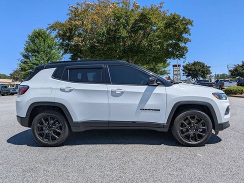 Used 2023 Jeep Compass Latitude w/ Convenience Group AWD/4WD image 9