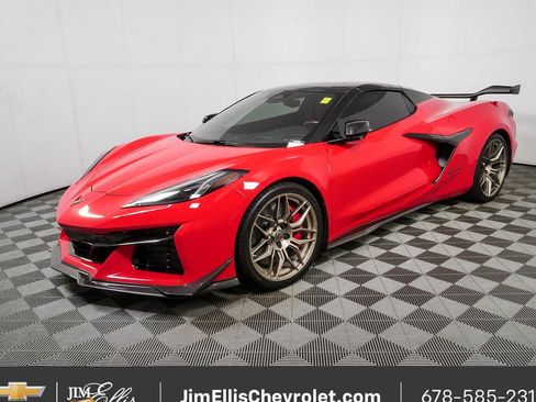 Used 2024 Chevrolet Corvette Z06 w/ Z07 Performance Package RWD image 24