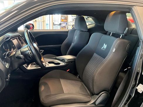 Used 2022 Dodge Challenger R/T Scat Pack RWD image 10