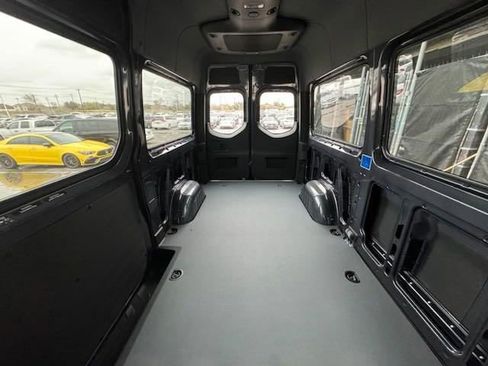 New 2024 Mercedes-Benz Sprinter 144 Cargo image 7