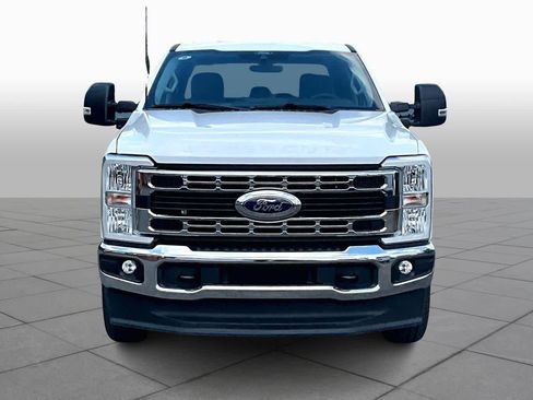Used 2025 Ford F250 XLT image 4