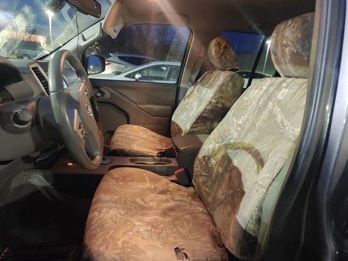 Used 2020 Nissan Frontier SV image 8