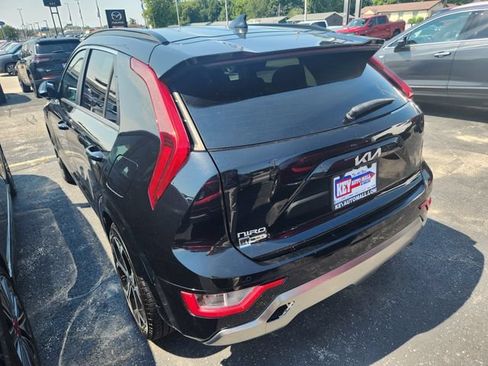 Used 2023 Kia Niro EX Touring FWD image 4