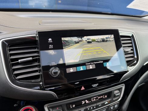 Used 2020 Honda Pilot Touring image 21