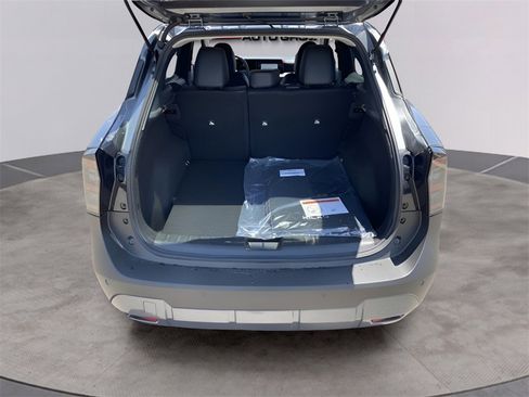 New 2025 Nissan Kicks SR image 14