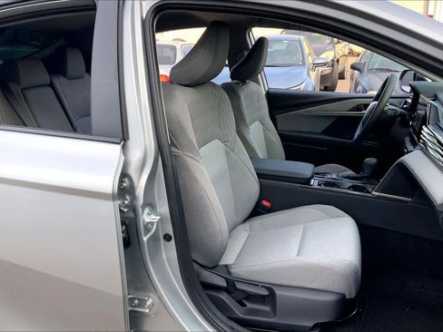 Used 2026 Toyota Camry LE image 8