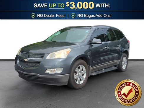 Used 2011 Chevrolet Traverse LT FWD image 1
