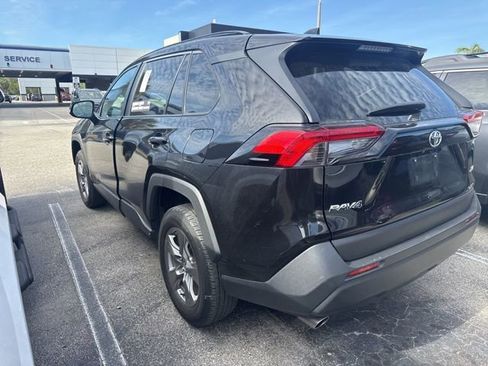 Used 2024 Toyota RAV4 XLE FWD image 3