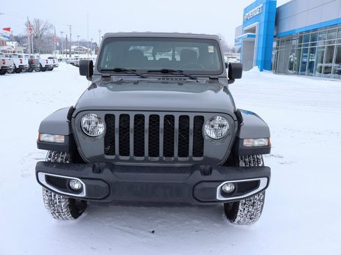 Used 2020 Jeep Gladiator Sport w/ Quick Order Package 24S image 27