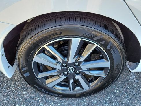 Used 2025 Nissan Versa SV w/ Trunk Package FWD image 5