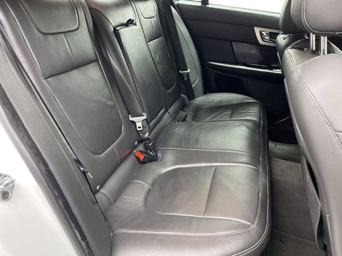 Used 2015 Jaguar XF Sport image 18