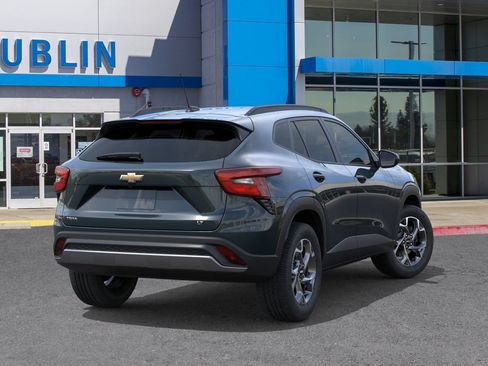 Used 2026 Chevrolet Trax LT w/ LT Convenience Package FWD image 5