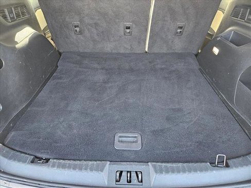 Used 2019 Ford Edge SE image 6