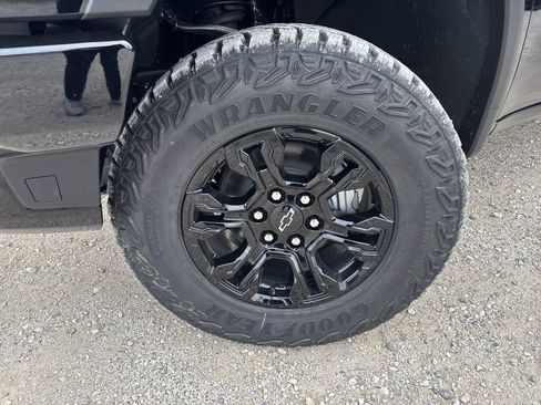 New 2026 Chevrolet Silverado 1500 ZR2 AWD/4WD image 15