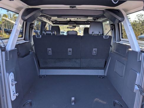 New 2025 Ford Bronco Badlands image 12