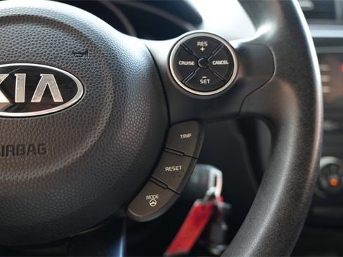 Used 2016 Kia Soul image 12