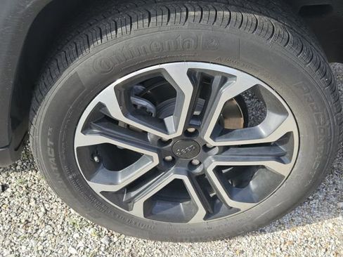 Used 2024 Jeep Compass Limited image 7