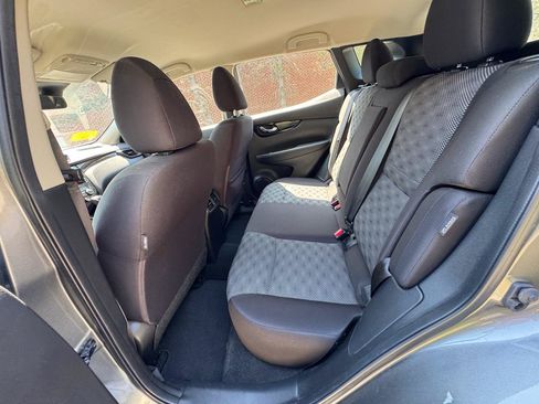 Used 2022 Nissan Rogue Sport SV FWD image 9