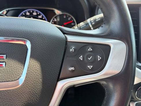 Used 2022 GMC Acadia SLT w/ Technology Package AWD/4WD image 20
