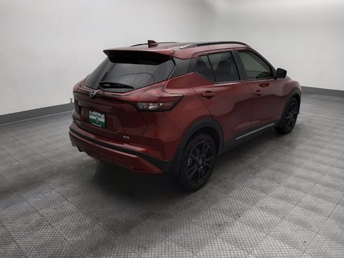 Used 2022 Nissan Kicks SR w/ Interior Electronics Package FWD image 9