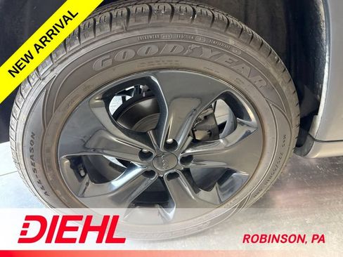 Certified 2021 Jeep Compass Latitude w/ Sun and Sound Group AWD/4WD image 8