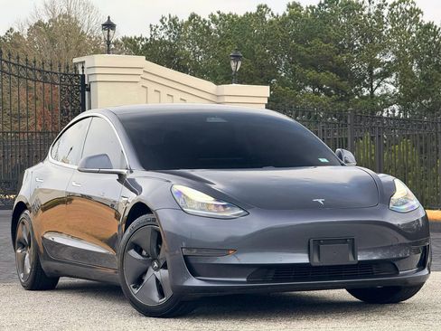 Used 2020 Tesla Model 3 image 4