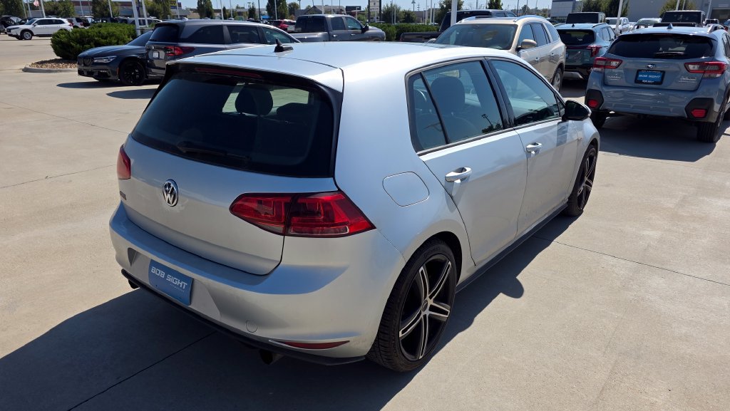 Used 2017 Volkswagen GTI SE FWD image 5