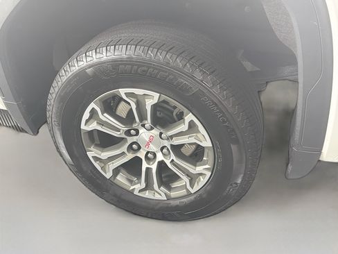 Used 2025 GMC Sierra 1500 SLT RWD image 11