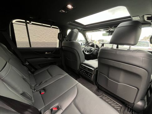 Used 2025 Lexus LX 600 4WD w/ Luxury Package image 48