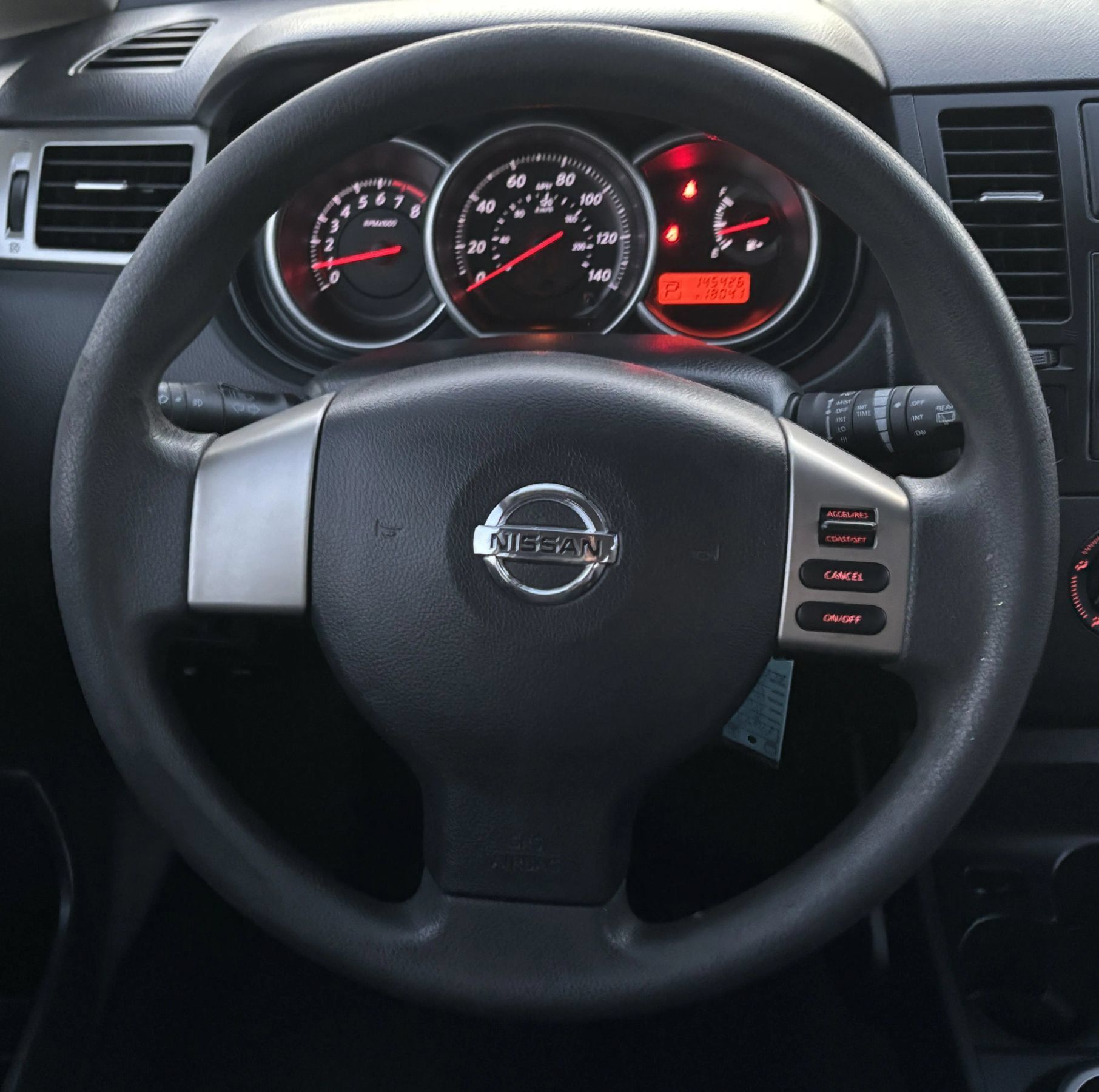 Used 2011 Nissan Versa Hatchback w/ Navigation/Satellite Pkg FWD image 11