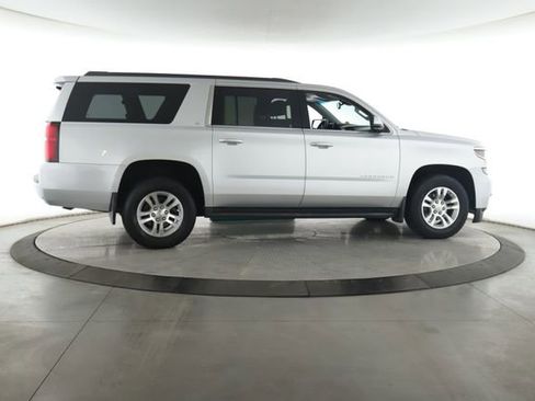 Used 2018 Chevrolet Suburban LT AWD/4WD image 6