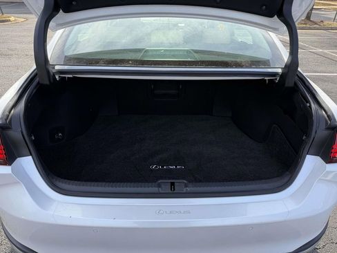 Used 2020 Lexus ES 300h w/ Premium Package image 28