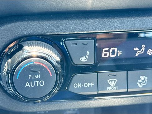 Used 2024 Nissan Kicks SR w/ SR Premium Package FWD image 20